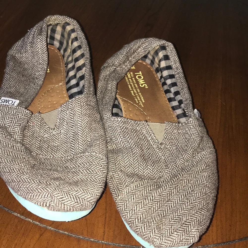 Toms shoes